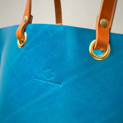 [按訂單生產（生產時間約 4-5 個月）] 皮革首飾“Lugato”x 栃木皮革手提包（天藍色） 第4張的照片