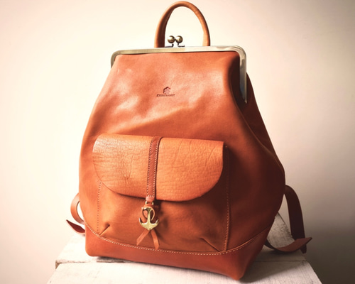 MCM ブラウンレザーリュック　紐の状態が悪い(写真6枚目) エムシーエム Mode Creation Munich(MCM) バックパック リュック