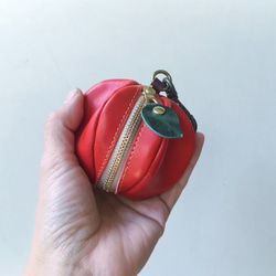 【納期約3週間】ヌメ革ミニポーチ「pomme」紅玉 3枚目の画像