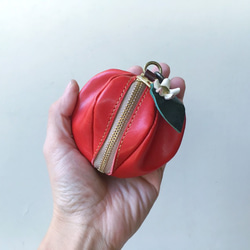 [交貨時間約2週]蘋果形迷你袋“pomme”Kogyoku（帶花） 第2張的照片