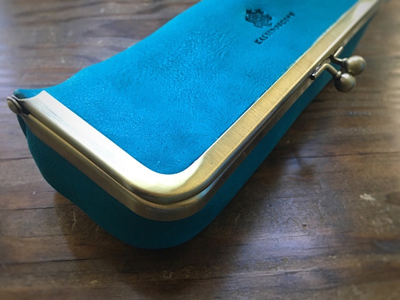 [定制（交貨期約1個半月）] 國產銀絲裡鞣製皮革（青綠色）盒扣筆袋 第2張的照片