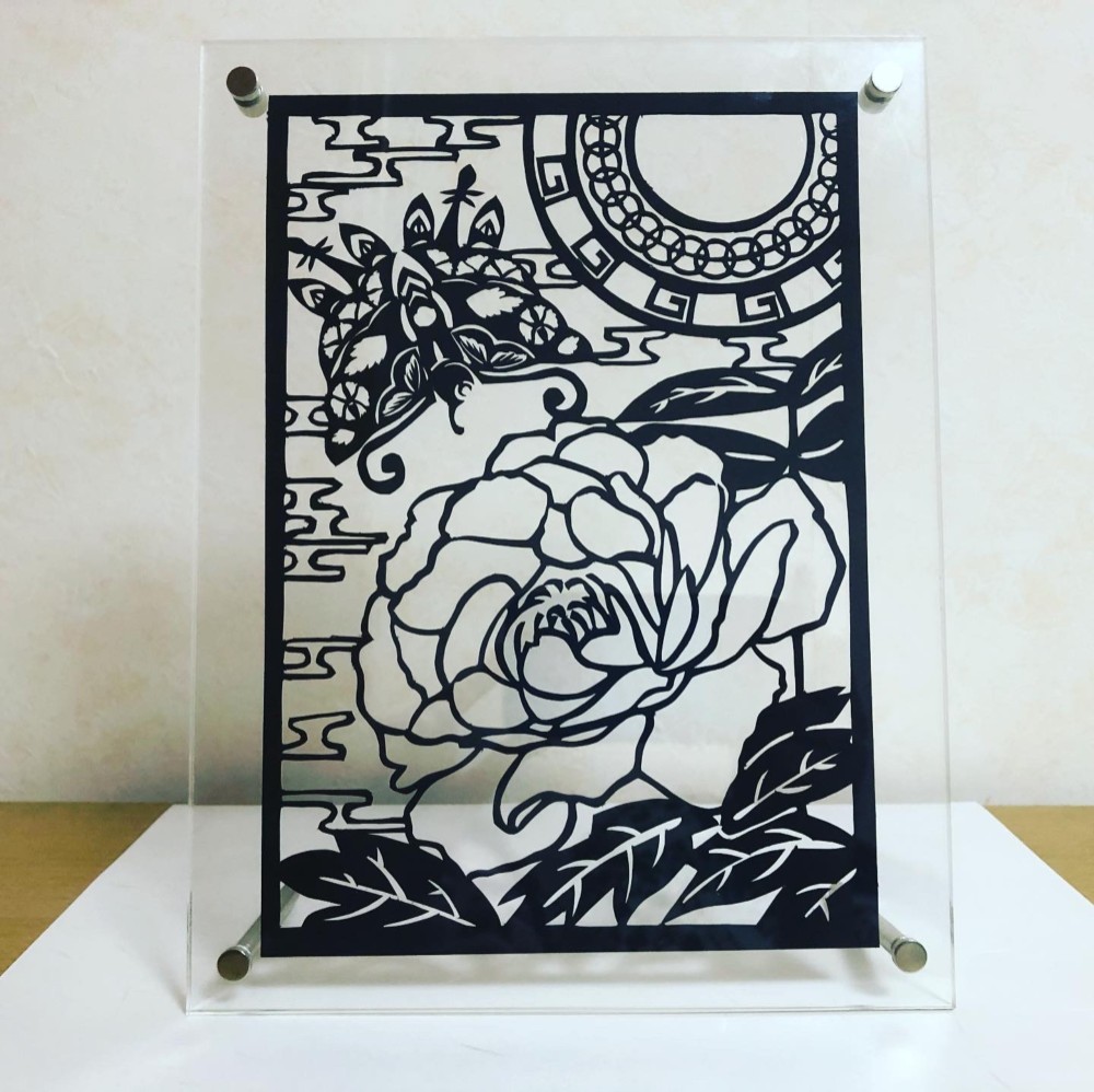 絵画　ANNA．Ｋ　冬　蝶　輪 𝓚𝓾𝓶𝓲 𝓒𝓻𝓪𝔂 | 牡丹蝶図・色紙ペン画・下絵 Kumi Cray