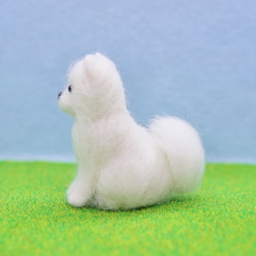 真っ白ポメラニアン おすわり 羊毛フェルト わん♡らぶ 通販