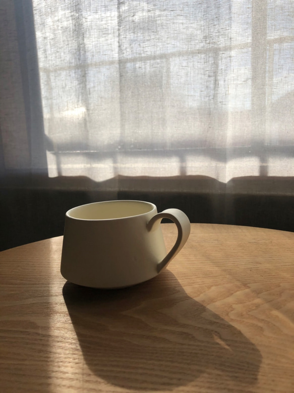 心安らぐひとときのコーヒーカップ。立ち昇る湯気にボーッと目がいってしまった。 - 恋人white - 1枚目の画像