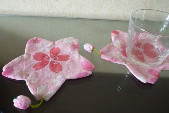 桜とつぼみのコースター2個 2枚目の画像