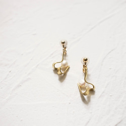 。心動｜黃銅天然珍珠 耳環 第1張的照片