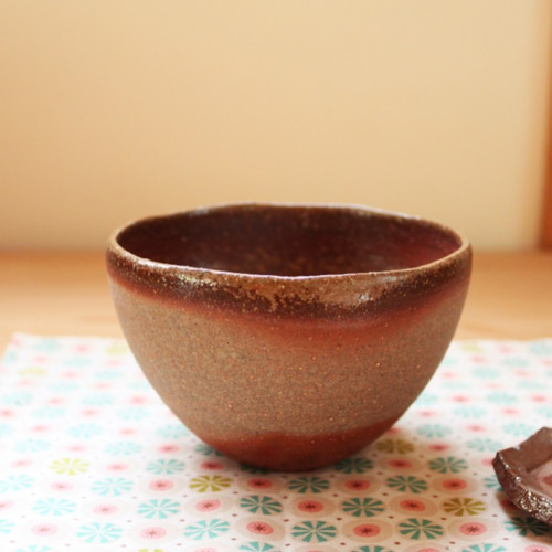 美濃焼　黒織部かぎ紋変形鉢と千代口　ペア　土物