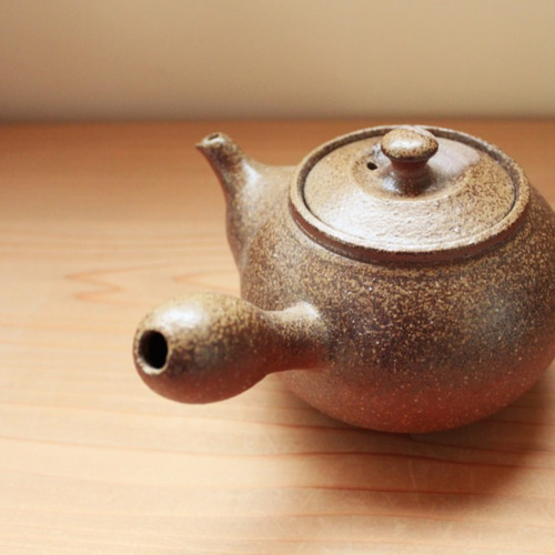 備前焼 胡麻急須 ポット・急須 トトクマ舎 通販 9231669｜Creema(クリーマ)