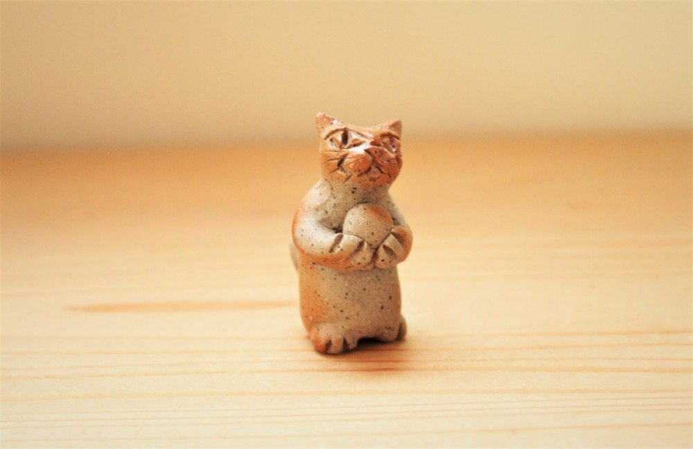 古備前　招き猫　銘有　在銘　置物　備前焼　まねき猫　陶器製 Yahoo!オークション -「招き猫」(備前) (日本の陶磁)の落札相場