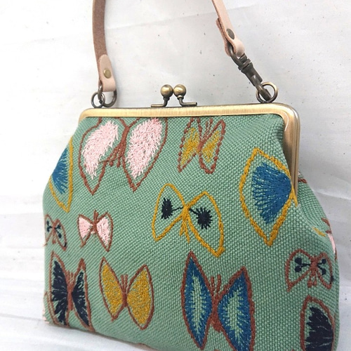 送料無料】ミナペルホネン/スカイフラワーグリーン 15cmがま口マルチ