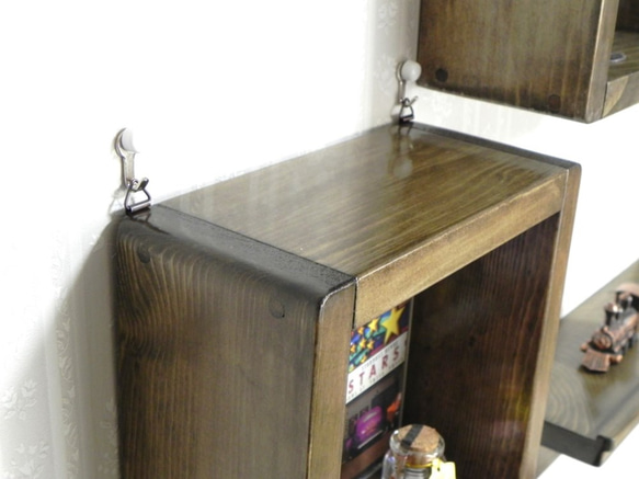 木製 壁掛け ボックス シェルフ 2個（ライト ウォルナット） 2枚目の画像