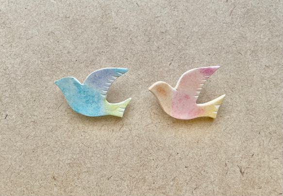 鳥のブローチ・ピンク/石粉粘土 ブローチ SATEMO. 通販 11598868