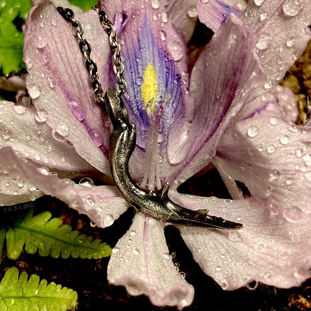 アマミノコギリクワガタ 右アゴペンダント (品切れ中のため受注製作になります) 7,020円