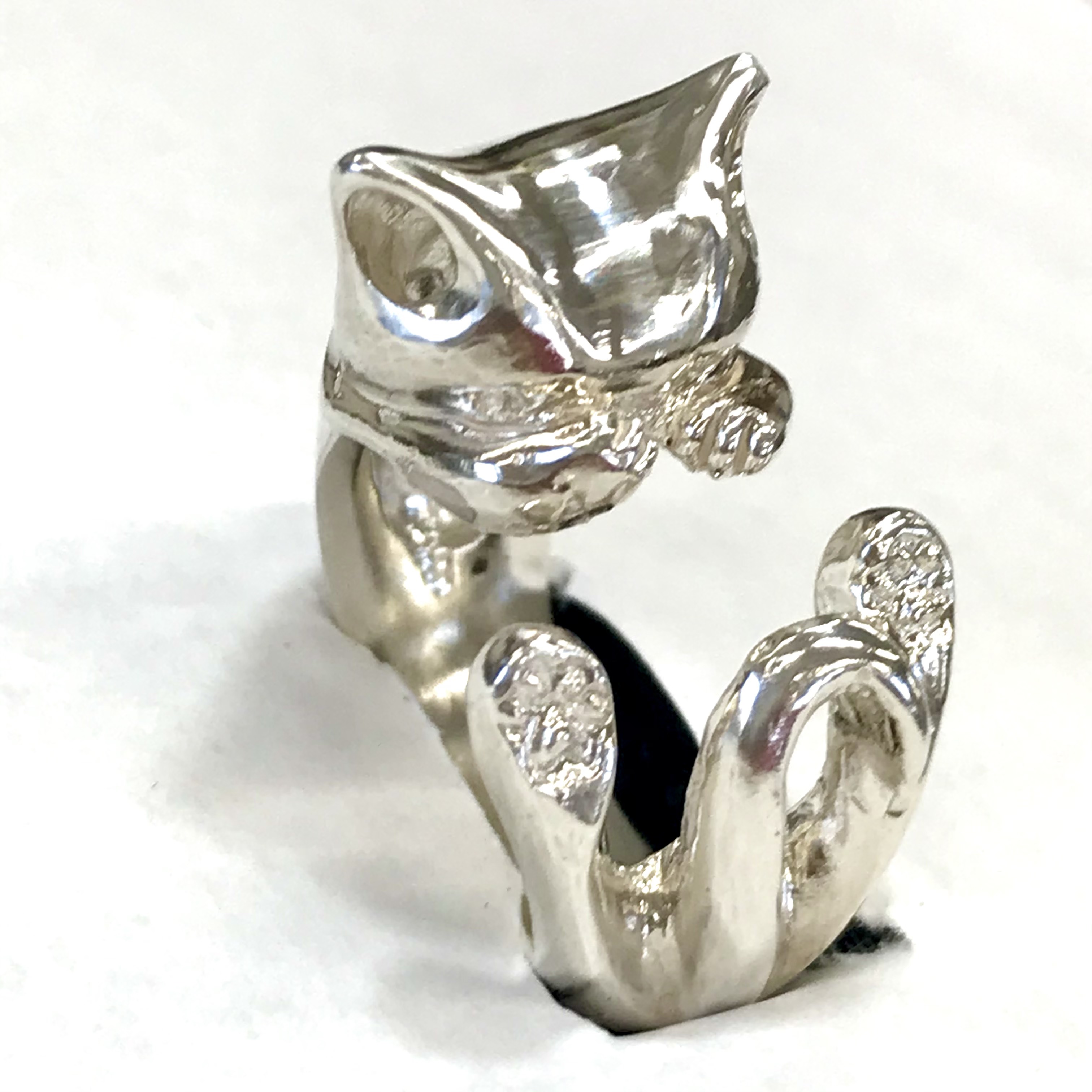 眠くて眩しくて前足で目を隠す肉キュウもカワユイ！仔ネコリング(送料無料) 18,000円