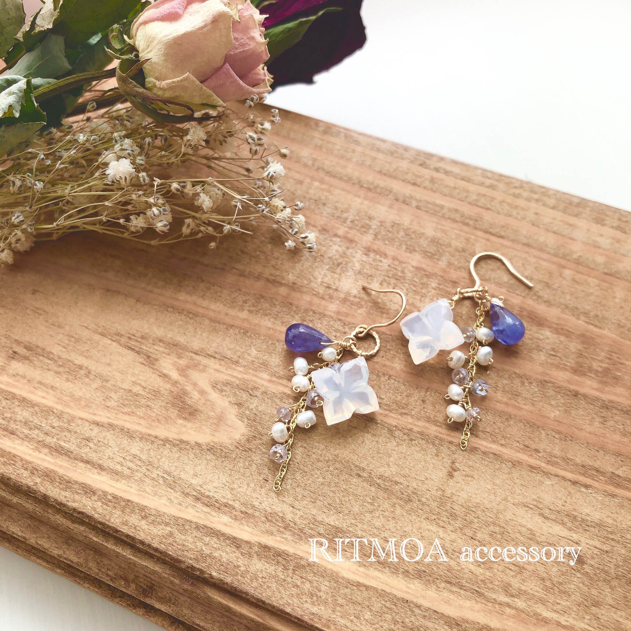 14kgf☆アイスクォーツフラワーピアス