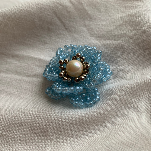 メグえもん様 水色 ハーフ シュシュ☆ビーズ ヘアゴム☆ハンドメイド ハンドメイド ビーズ刺繍 お花 立体 大ぶり 水色 大人 パール