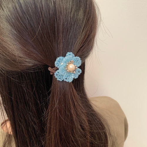 ハンドメイド ビーズ刺繍 お花 立体 大ぶり 水色 大人 パール ヘアゴム