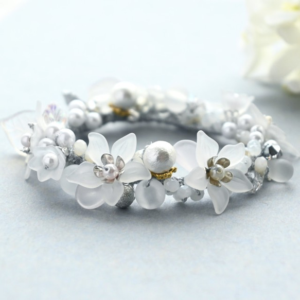 氷の花…フロストフラワー ビジュー シュシュ＊ブレスレット シュシュ 