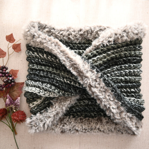 3日以内に発送！】 ふわふわ クロス ネックウォーマー ⛄ グレー