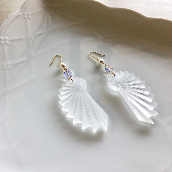 数量限定品　天使の翼ピアス　〜angel’s wing〜　すりガラス風　氷 1枚目の画像