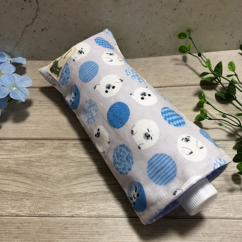 送料無料♥アザラシ柄♥ペットボトルが入る8重ガーゼハンカチ【保冷剤