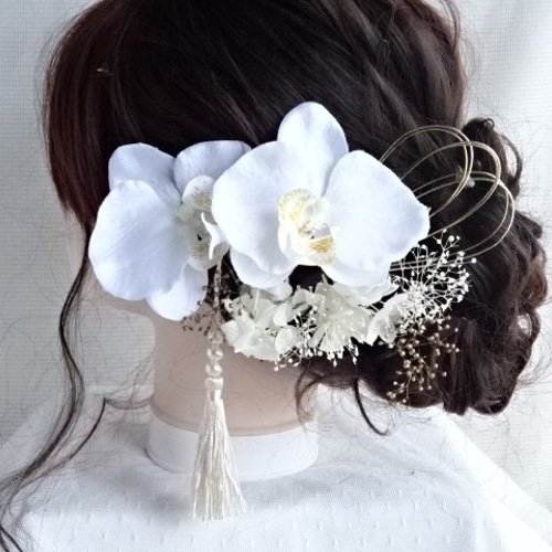 ホワイトグリーン 胡蝶蘭 と ワイン ピオニー 髪飾り　～ 結婚式　成人式　着物