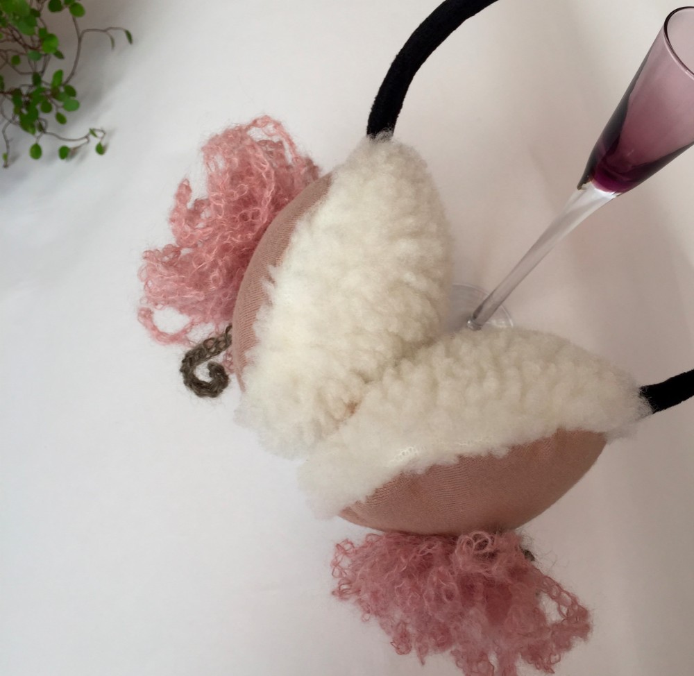 送料無料♡　ふんわり花咲くイヤーウォーマー　さくら色