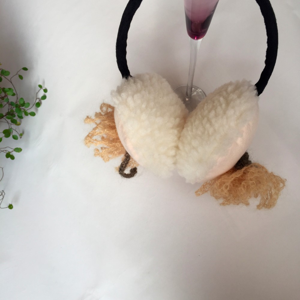 送料無料♡　ふんわり花咲くイヤーウォーマー　はちみつ色