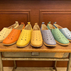 【アシオト】神戸の靴職人が作った♪超軽量・純国産パンチングシューズ♪（A1526）※セール商品 1枚目の画像
