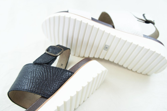 【アシオト】神戸の靴職人が作った♪超軽量・純国産レザーサンダル♪モデルサイズ26.0cmまで対応商品（A7015） 5枚目の画像