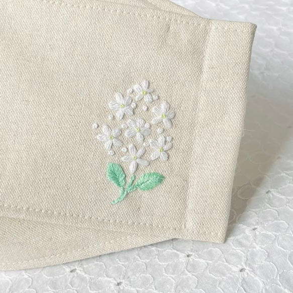 受注生産☆ジャスミン　手刺繍☆布マスク　抗ウイルス加工メッシュ生地使用　日焼け防止　花粉症　大臣風　 2枚目の画像