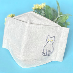 受注生産☆猫　手刺繍☆夏用 布マスク　接触冷感シャインクール天竺使用　日焼け防止　大臣風　マスクカバー　 1枚目の画像