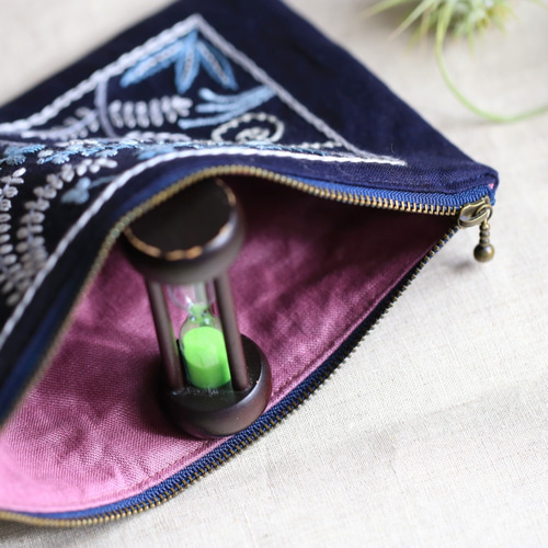 送料無料】【限定品】手刺繍「葉っぱ」リネン☆フラットポーチ