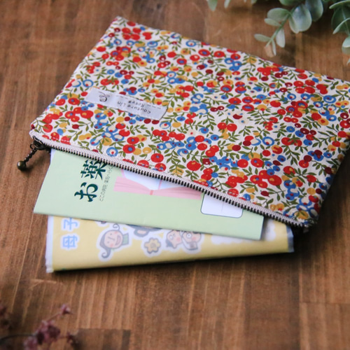 送料無料】【限定品】手刺繍「葉っぱ」リネン☆フラットポーチ