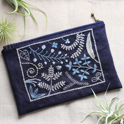 送料無料】【限定品】手刺繍「葉っぱ」リネン☆フラットポーチ☆マスク 