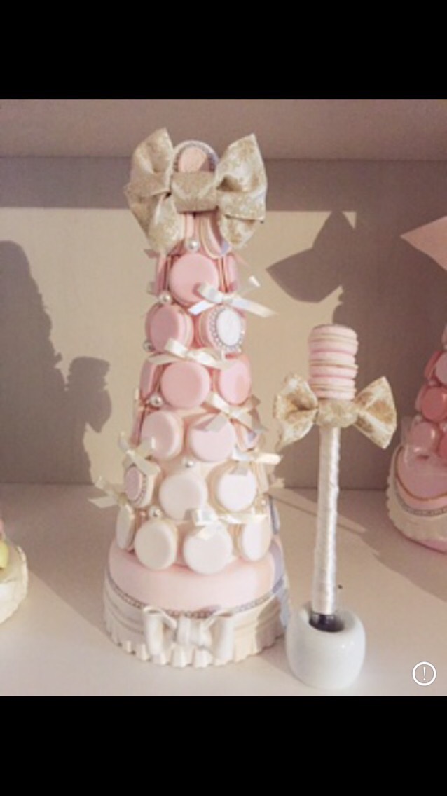 お好きなお色でお作りいたします！幸せのマカロンタワーMサイズ