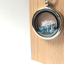 海浪透明玻璃刺繡吊墜 Waves Embroidery in glass pendant｜可訂製 第3張的照片