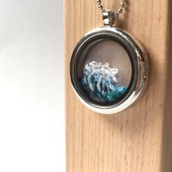 海浪透明玻璃刺繡吊墜 Waves Embroidery in glass pendant｜可訂製 第4張的照片