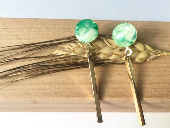 綠色樹脂耳環 Celadon resin Earrings |可訂製 第1張的照片