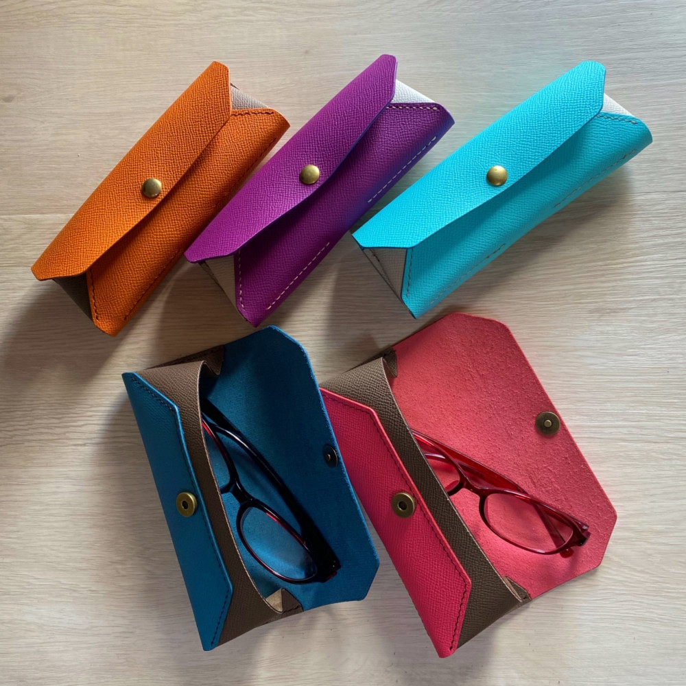 バイカラーメガネケース　高級牛革エプソン使用　★クリスマスラッピング無料サービス★ クリスマスラッピング2022