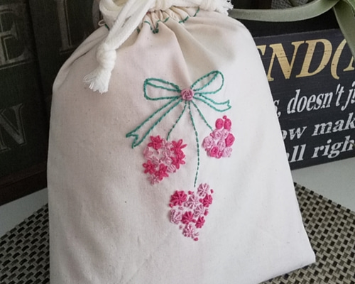 花刺繍 きなり 巾着袋 巾着ポーチ 巾着袋 Green Smile ໒꒱ 通販