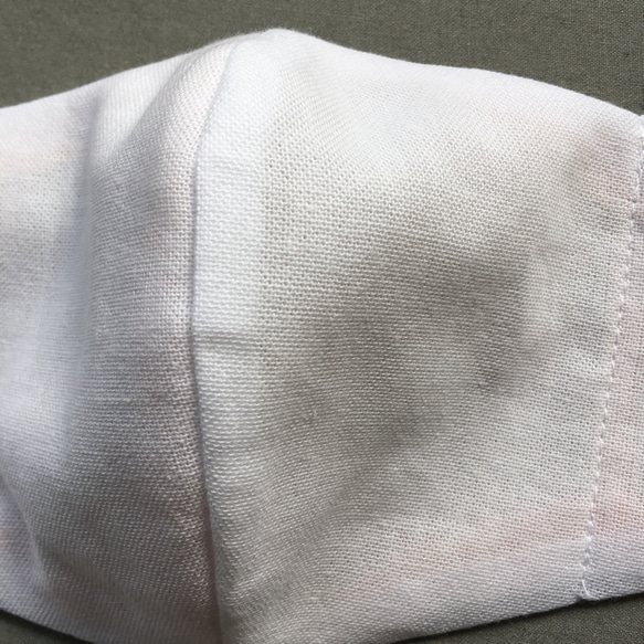 《当日発送》シンプルな立体マスク【小さめ】白×先染めコーラルピンク 4枚目の画像