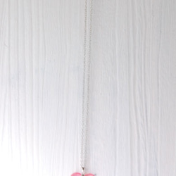 桜貝と星の砂のペンダントネックレス 2枚目の画像