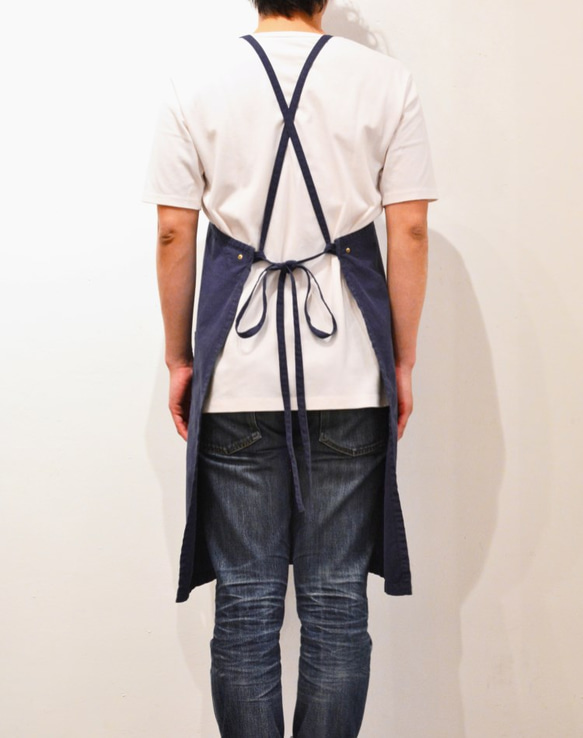 Logo print apron（navy） 2枚目の画像