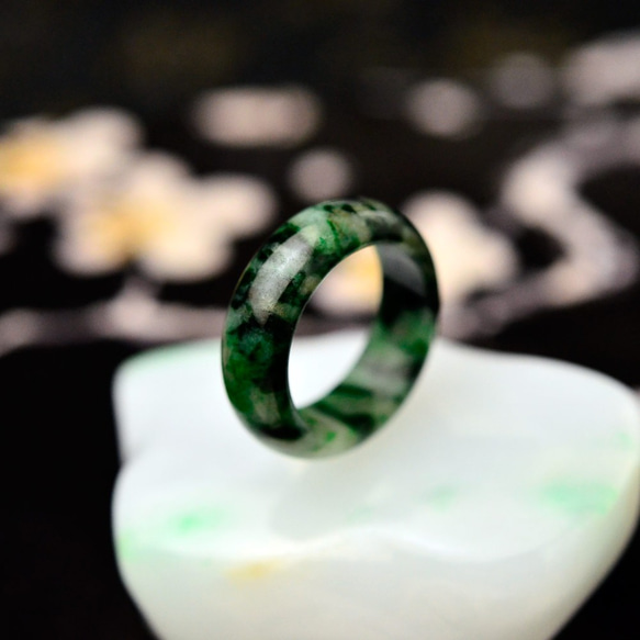 翡翠くりぬきリング　ring-432　指輪　11.5号　ヒスイ ひすい 天然石 2枚目の画像