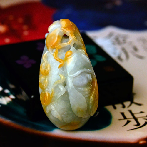 古い 翡翠 根付 ペンダントトップ 神 仁】『翡翠製・細密彫・鳳鳥如意