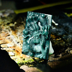 龍 翡翠 天然石 彫刻 ペンダントトップ 蒼翠 3枚目の画像
