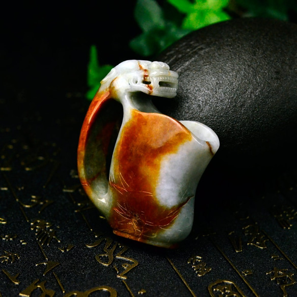 天然石 翡翠 龍 花器 杯 彫刻 置物 1枚目の画像
