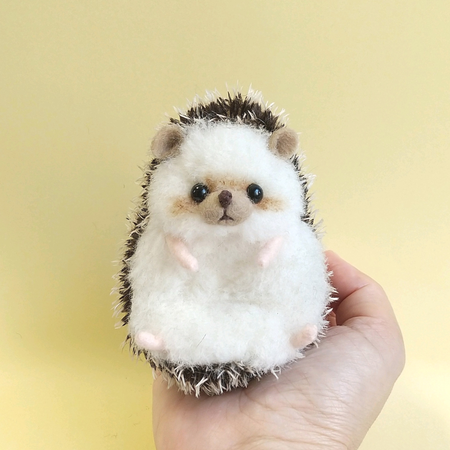 作家様　ハンドメイド　ぬいぐるみ　ハリネズミ　カゴ果物付き