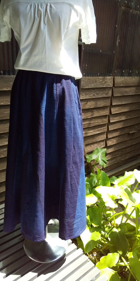 藍染め・久留米絣グラデーションスカート 〈受注制作〉 1枚目の画像